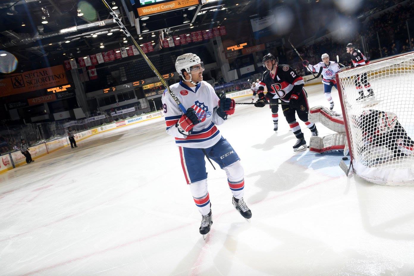 Three Goals in the 3rd Lead Amerks to a Win